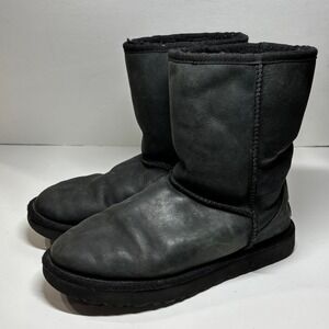 UGG Womens 8 Classic Short II Leather Boots Black Sheepskin Lined Womens